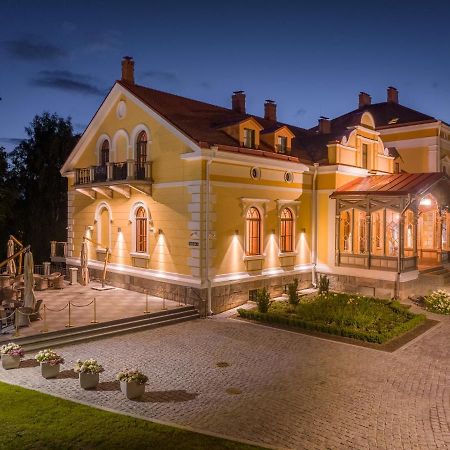 Schloss Fellin Boutique Hotel And Spa 빌얀디 외부 사진