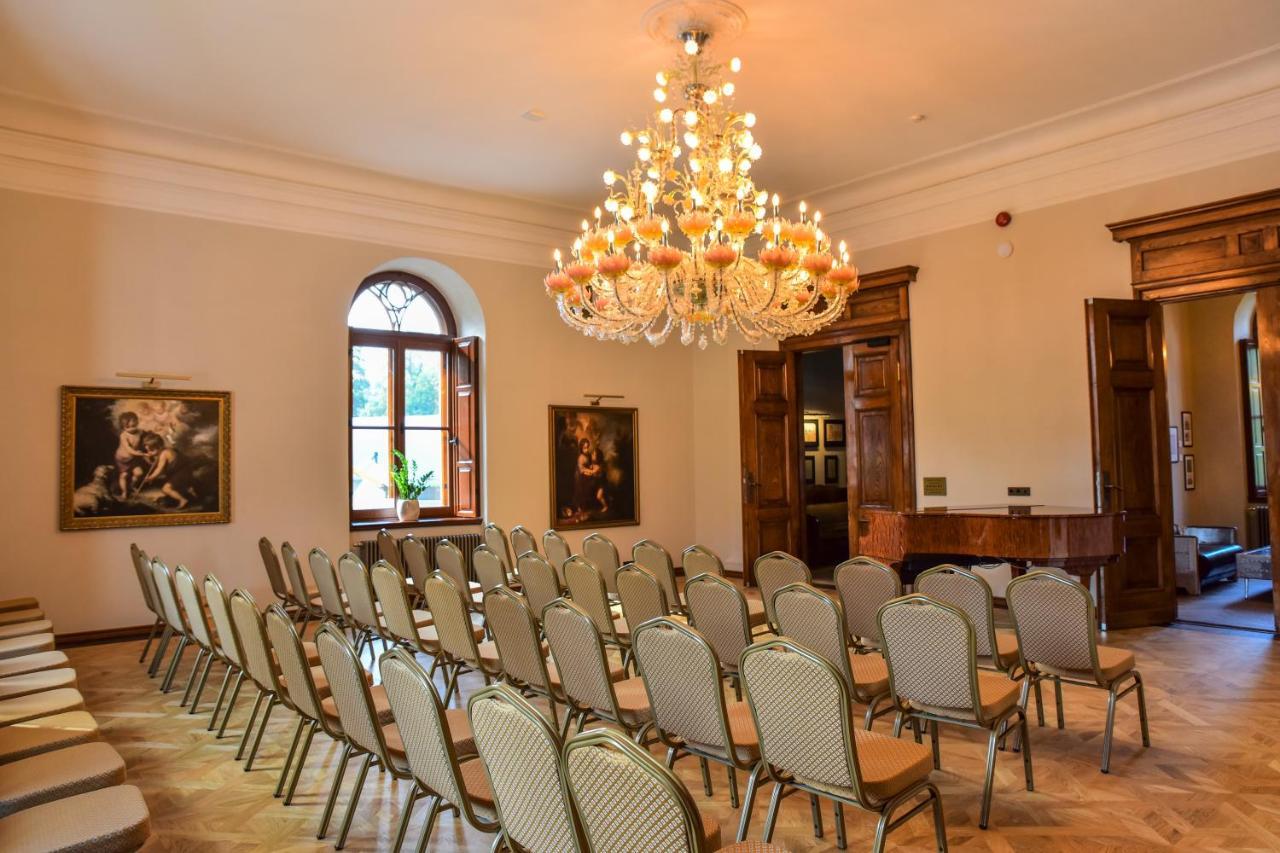 Schloss Fellin Boutique Hotel And Spa 빌얀디 외부 사진