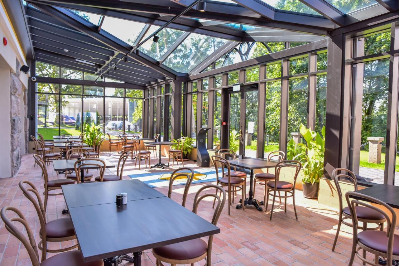 Schloss Fellin Boutique Hotel And Spa 빌얀디 외부 사진